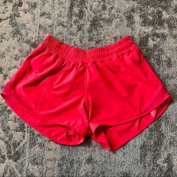 Lululemon Hotty Hot Short II Long 4" Razzle sz6 - Picture 1 of 6